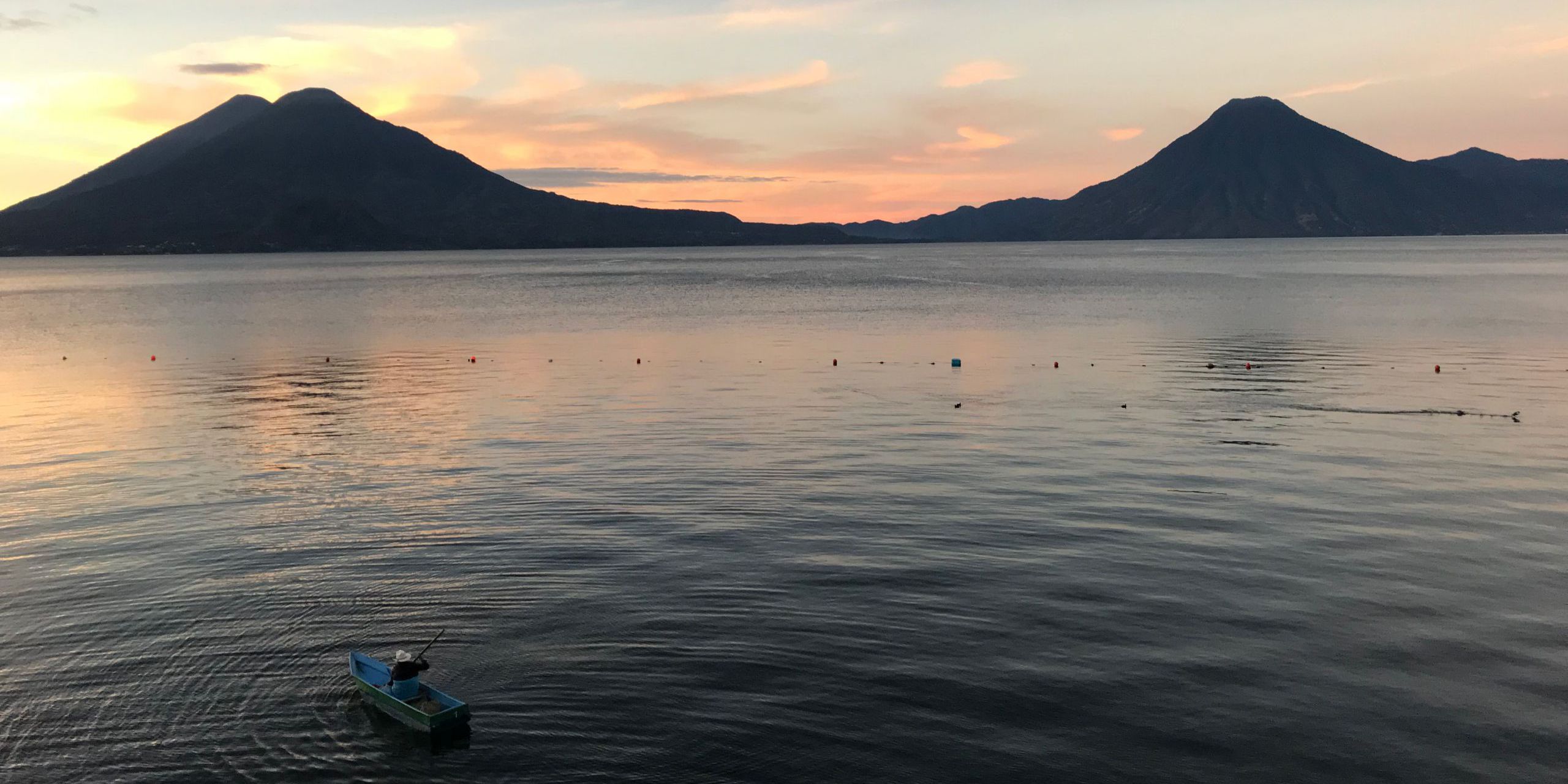 'El pescador del ocaso' by Erika Herrera Rosales Cuando los muelles cerraban, un pescador en su lancha desembarcaba.